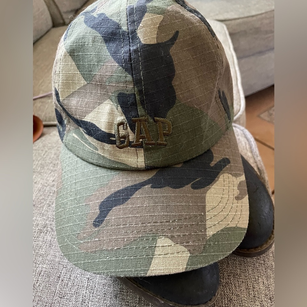 Gap Army Camouflage green buckle strap back embroidered logo trucker cap hat